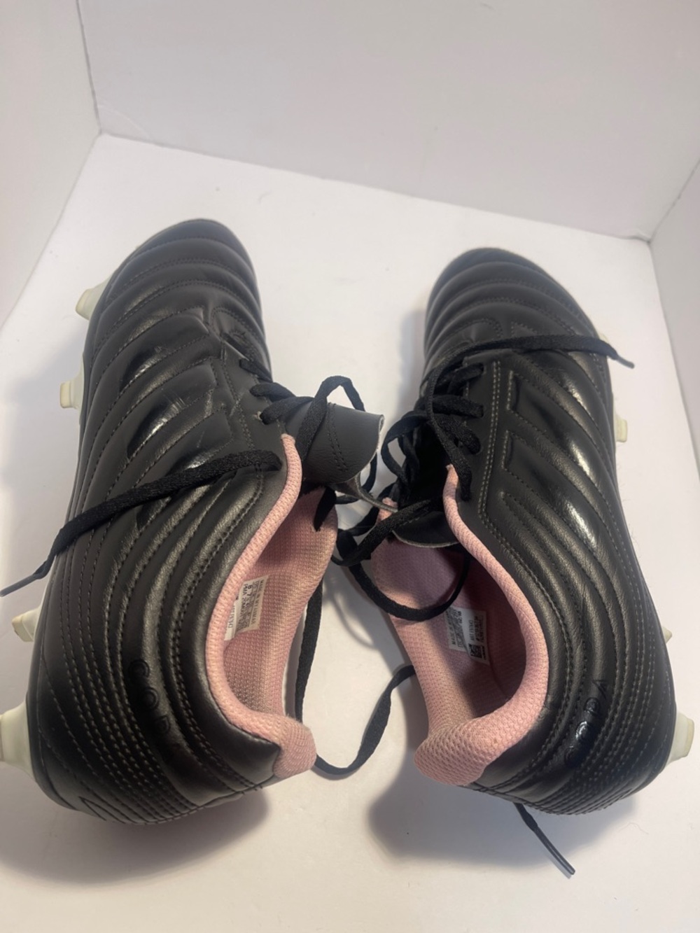 Adidas Copa Unisex Soccer Cleats size
(Men 8 - Women 10)